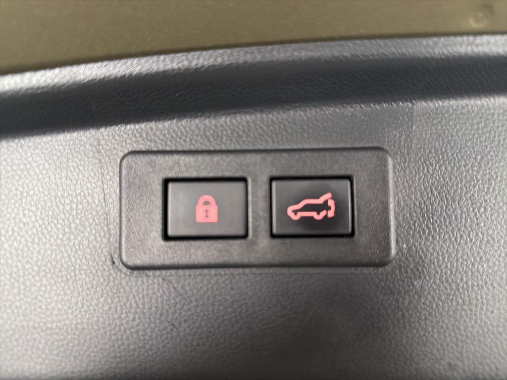 2021 Subaru Outback Touring photo 11