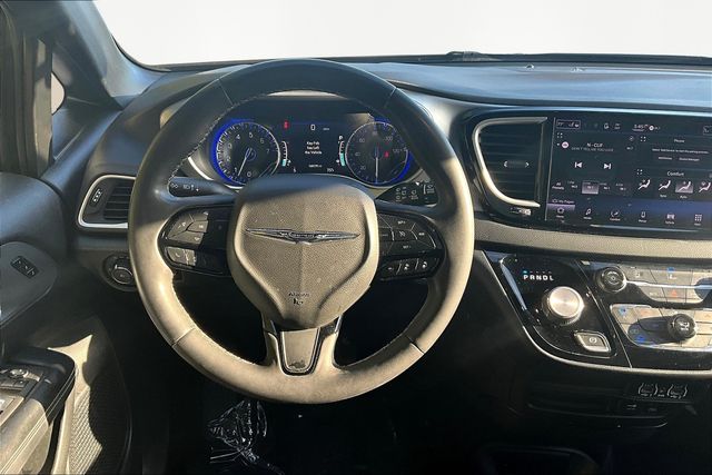 2022 Chrysler Pacifica Touring L photo 8
