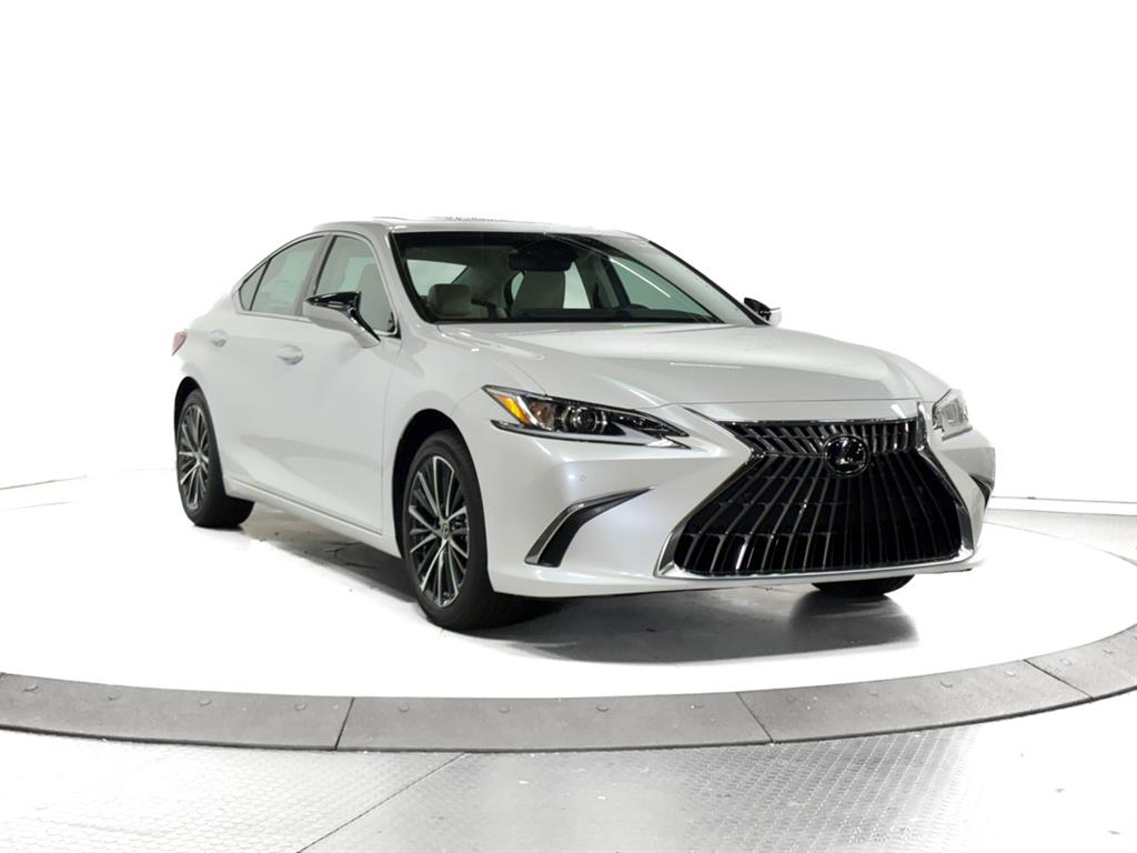 2025 Lexus ES 350's photo