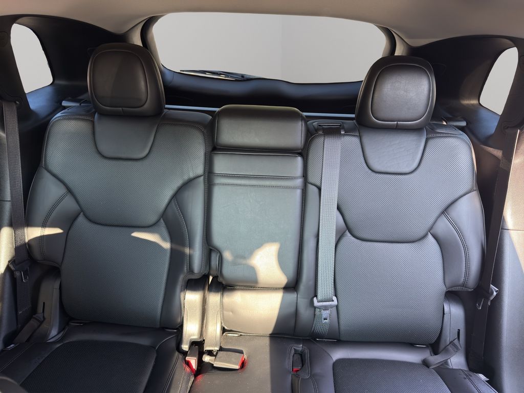 2016 Jeep Cherokee Overland photo 11