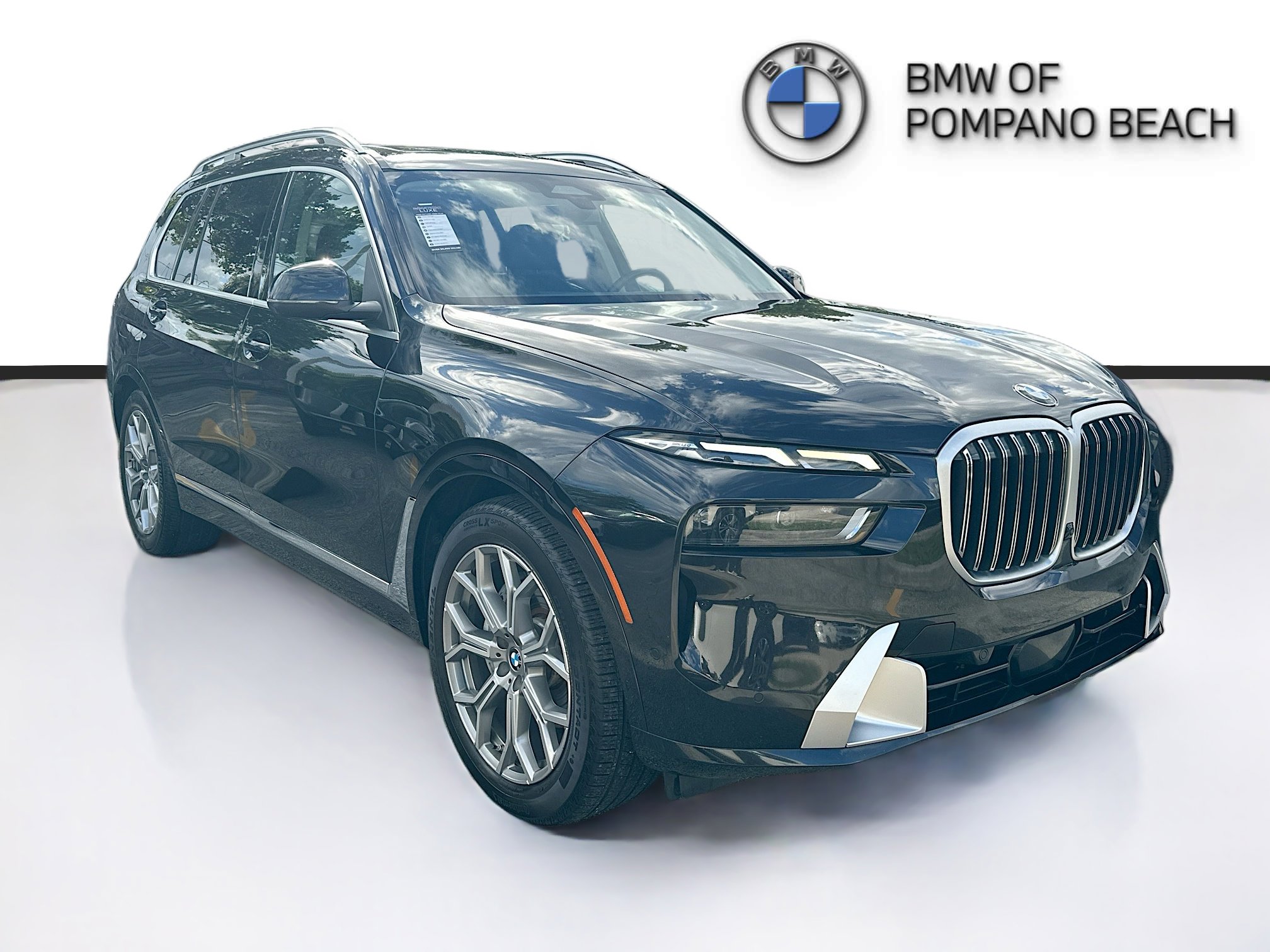 2023 BMW X7 40i's photo