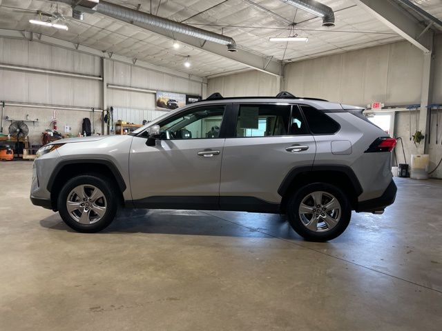 2023 Toyota RAV4 XLE photo 3