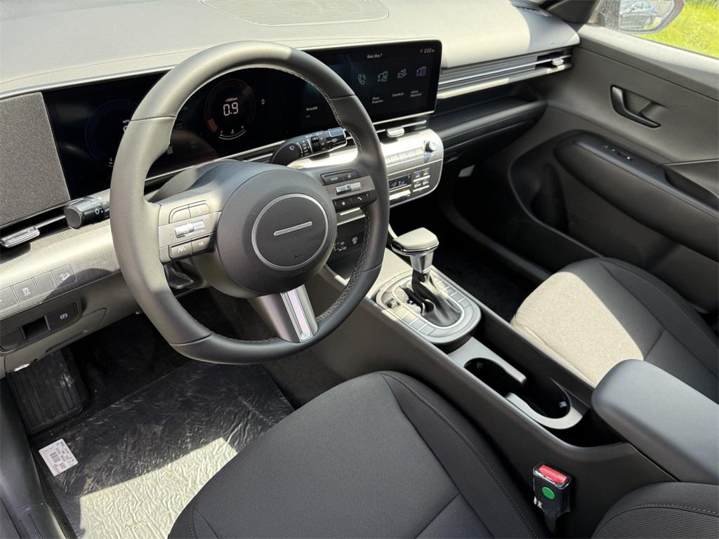 2025 Hyundai Kona SEL photo 11