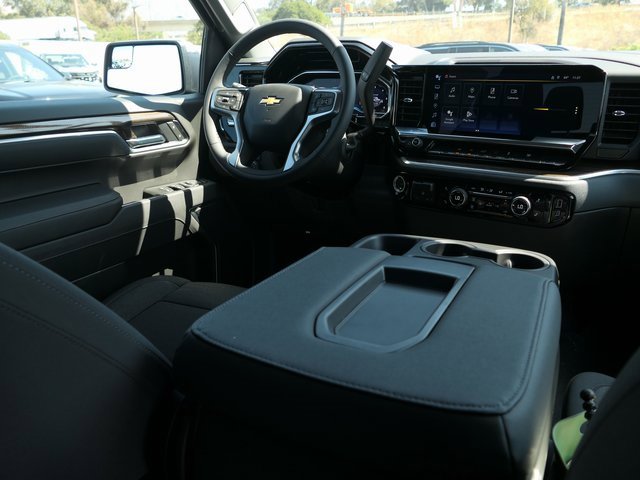 2025 Chevrolet Silverado 1500 LT photo 22