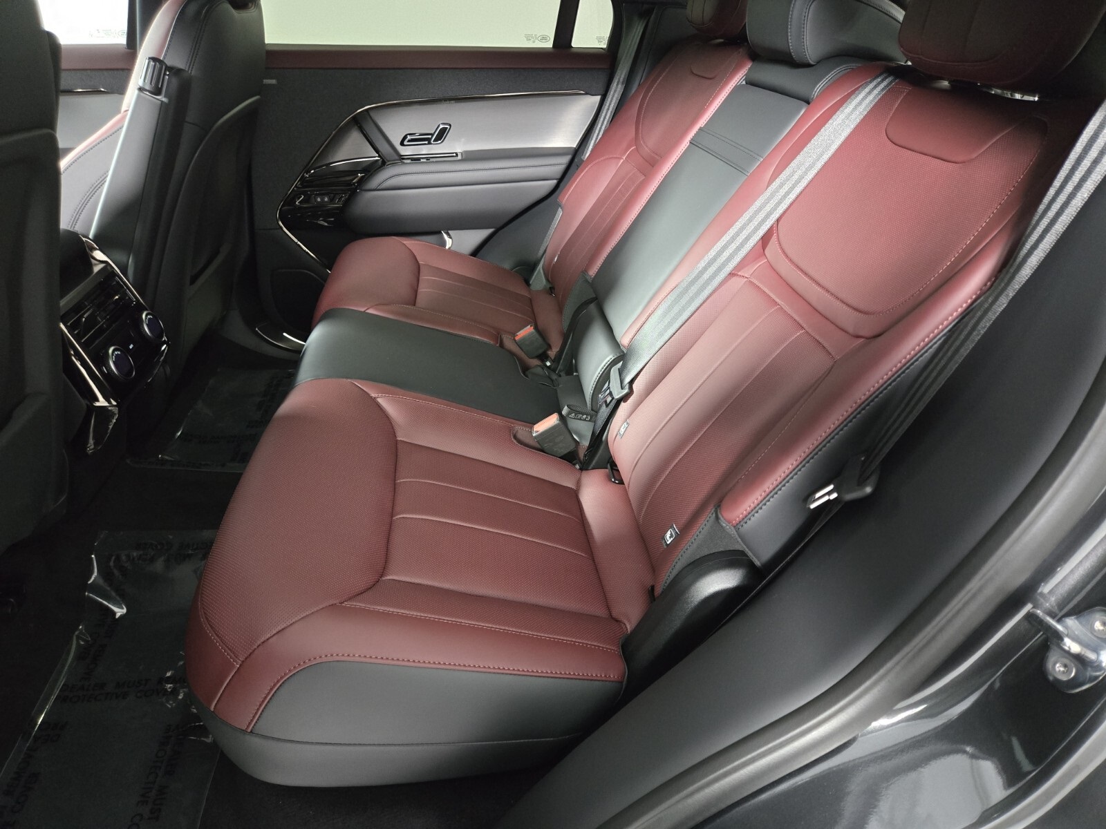 2025 Land Rover Range Rover Sport SE photo 4