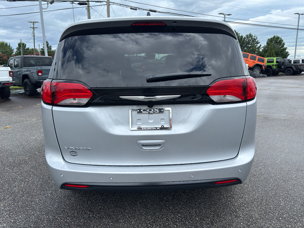2026 Chrysler Voyager LX photo 6
