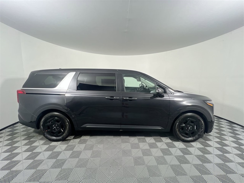2026 Kia Carnival LX photo 2