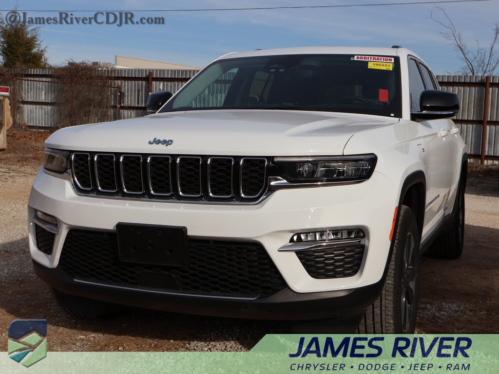 2022 Jeep Grand Cherokee 4xe's photo