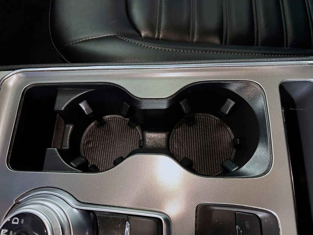 2022 Ford Edge SEL photo 14