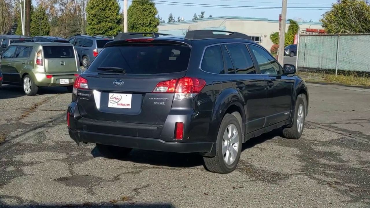 2012 Subaru Outback 2.5i photo 2