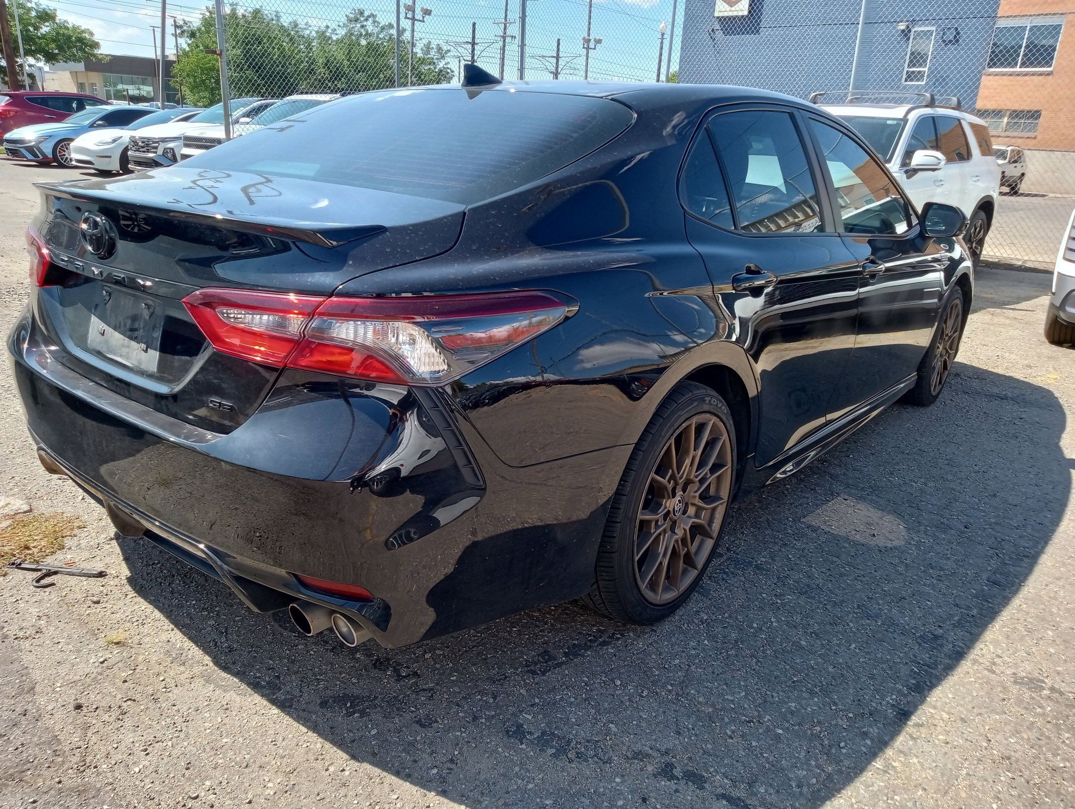 2023 Toyota Camry SE photo 3