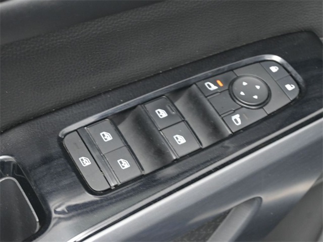 2023 Nissan Pathfinder SL photo 13