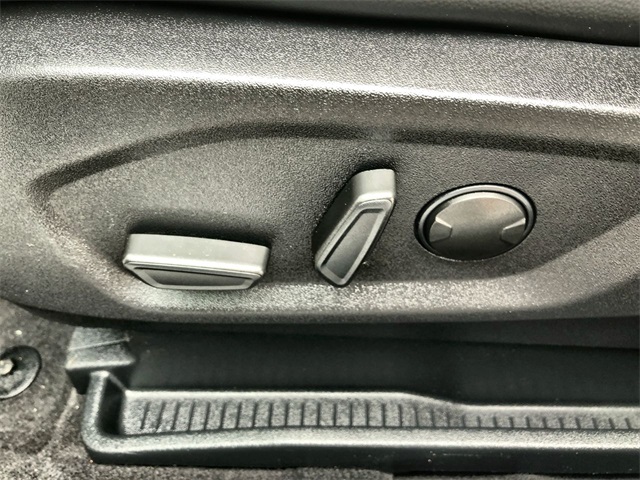 2024 Ford Edge SEL photo 5