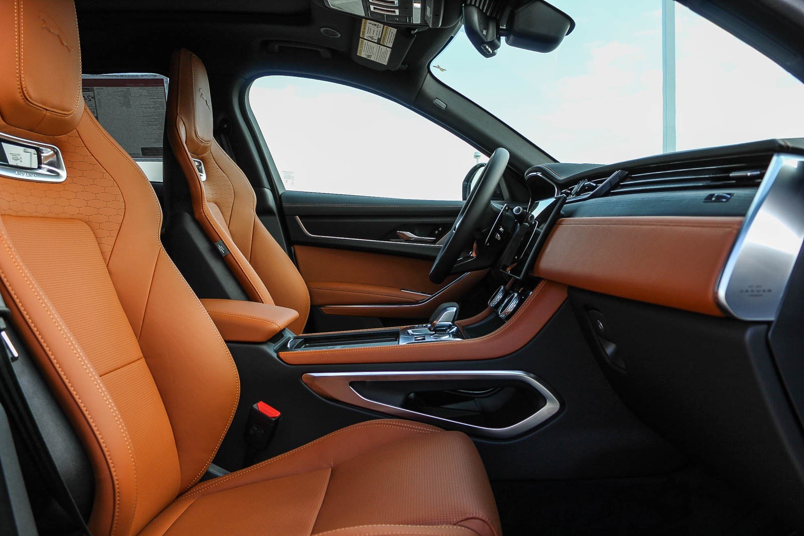 2024 Jaguar F-PACE P250 R-Dynamic S photo 13