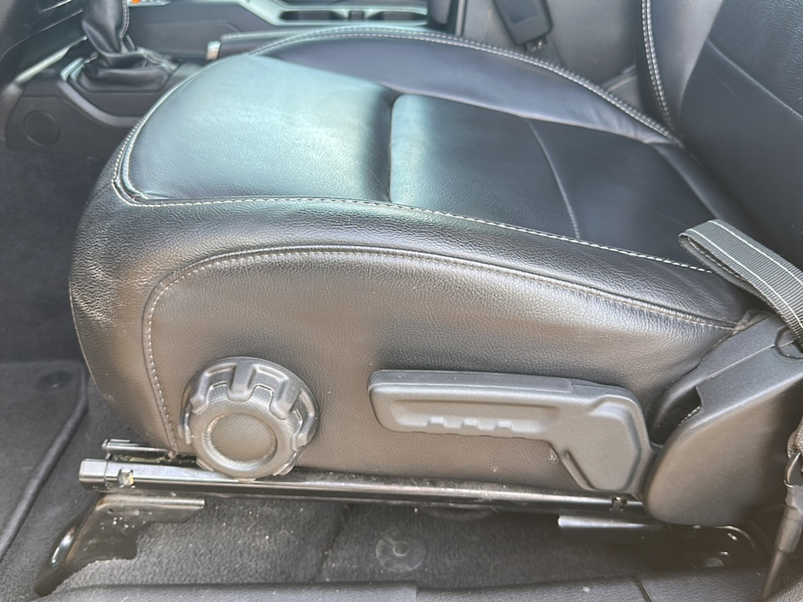 2019 Jeep Wrangler Unlimited Sport S photo 2