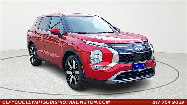 2025 Mitsubishi Outlander SE's photo