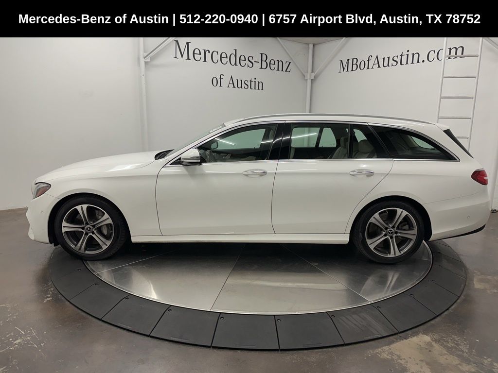 2018 Mercedes Benz E 400 4MATIC photo 4