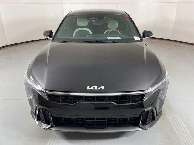 2025 Kia K4 GT-Line photo 2