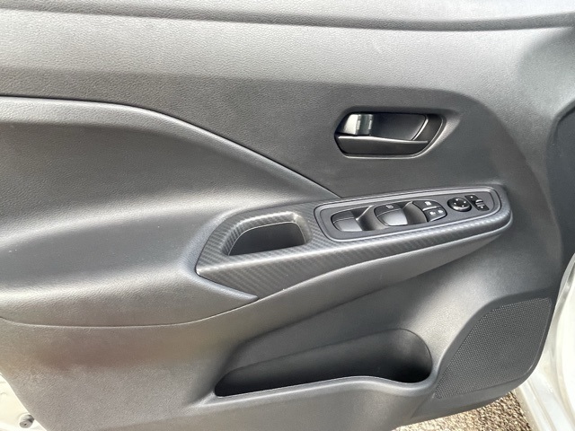 2025 Nissan Versa 1.6 S photo 27