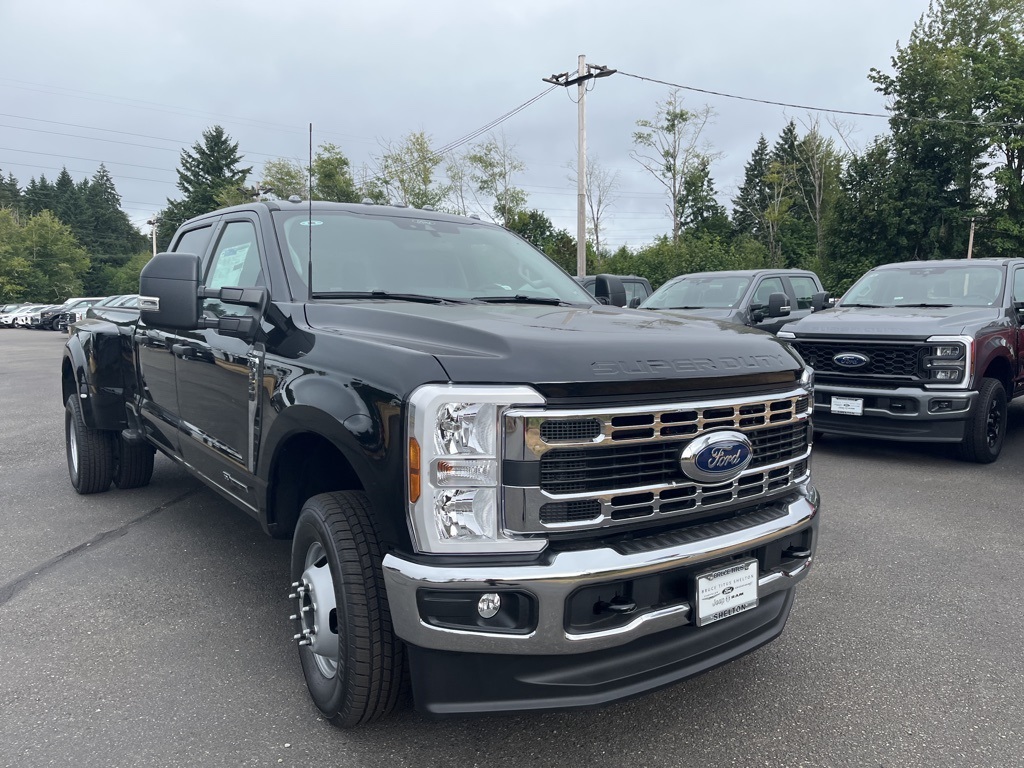 2025 Ford F-350 XLT photo 3