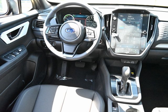 2025 Subaru Forester Limited photo 9
