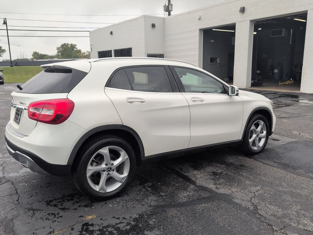 2018 Mercedes Benz GLA 250 4MATIC photo 3