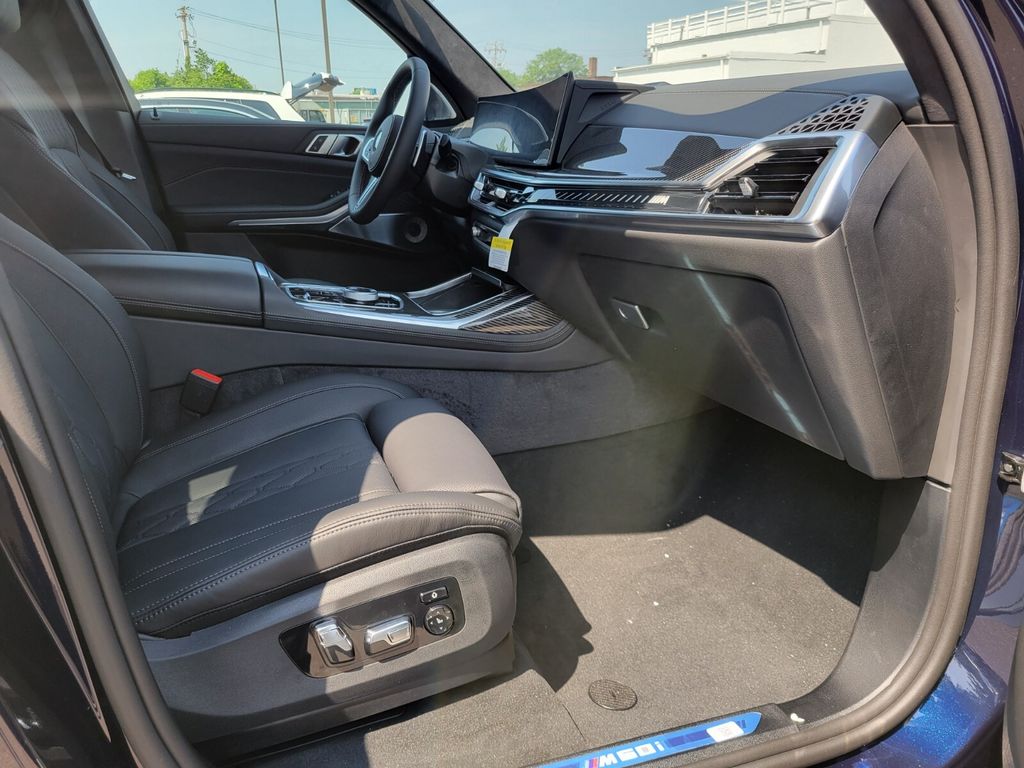 2026 Bmw X7 M60i photo 12
