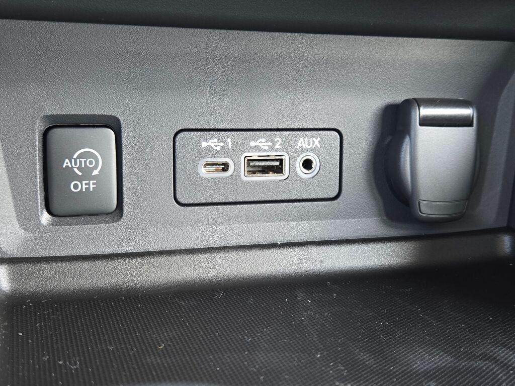 2025 Nissan Sentra SV photo 20