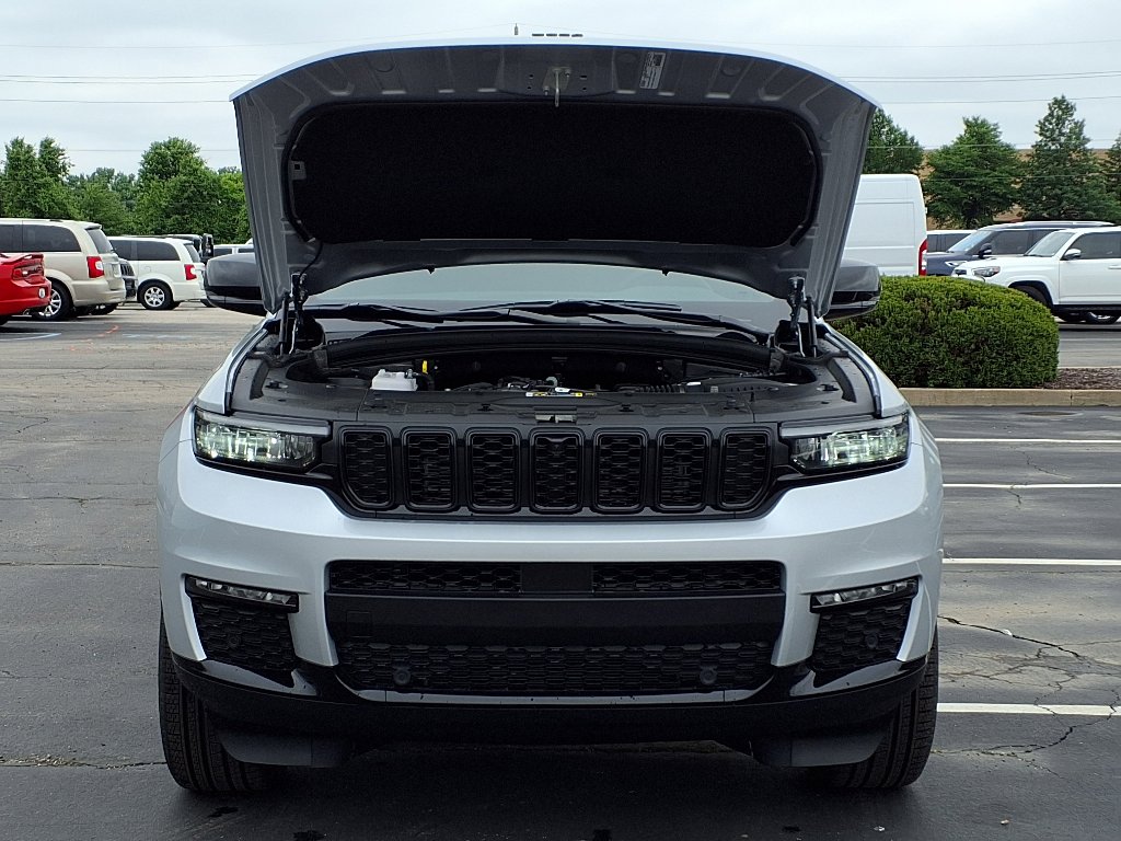 2025 Jeep Grand Cherokee Limited photo 22