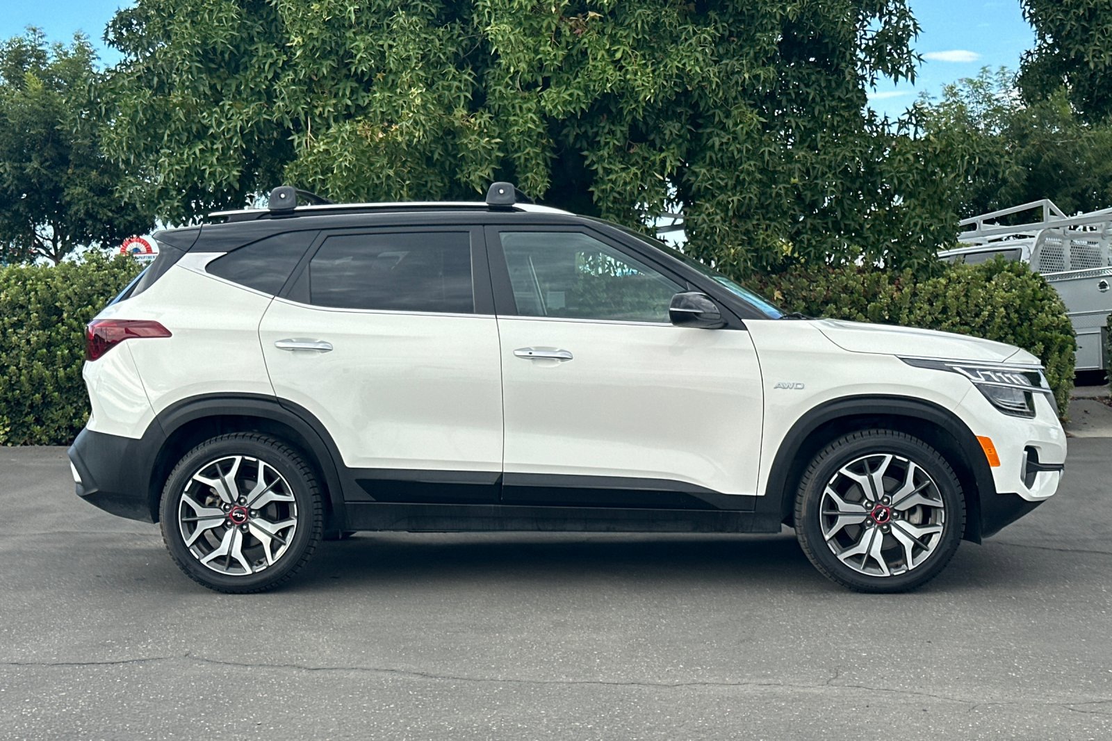 2022 Kia Seltos SX photo 3