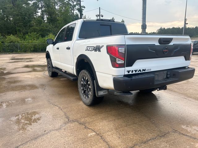 2021 Nissan Titan PRO-4X Crew Cab photo 2