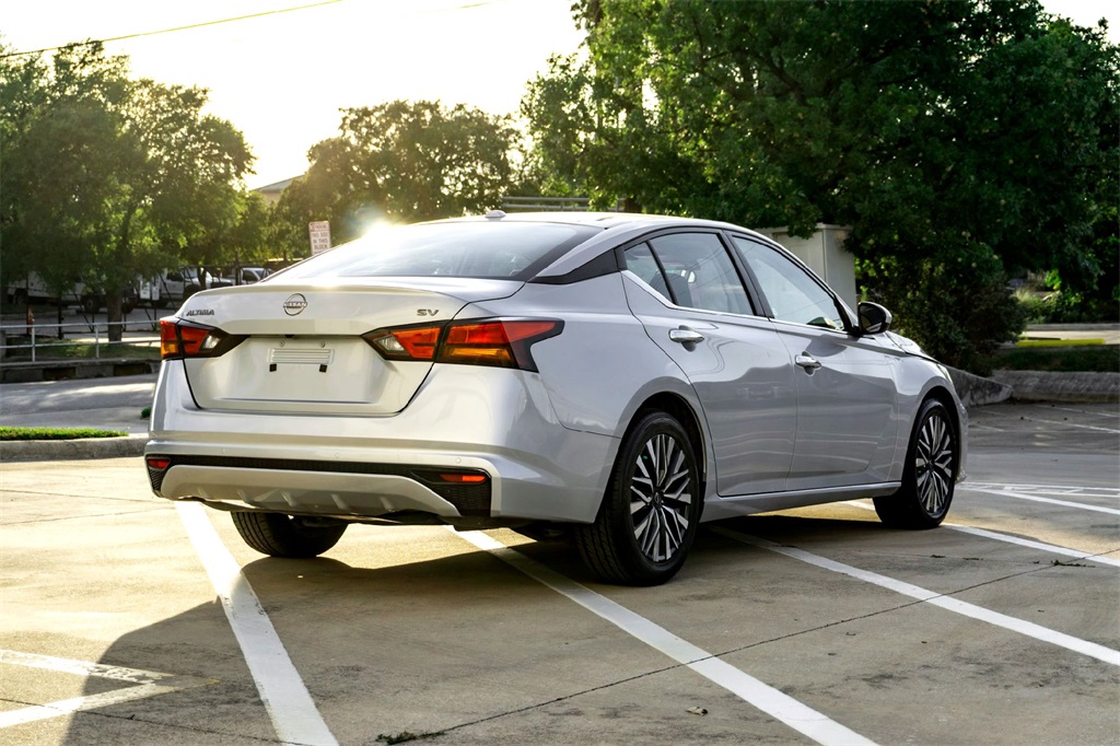2023 Nissan Altima 2.5 SV photo 5