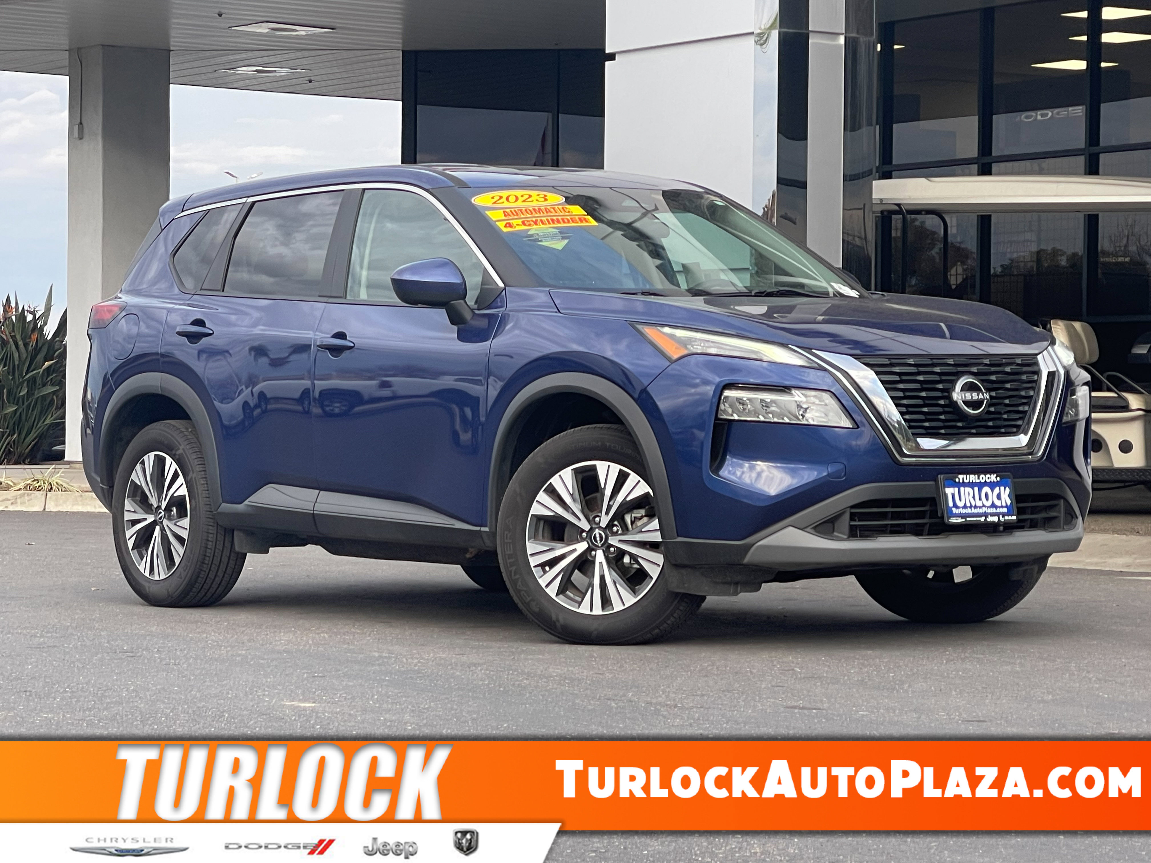 2023 Nissan Rogue SV's photo