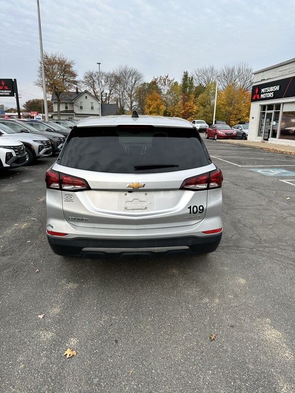 2022 Chevrolet Equinox LT photo 3