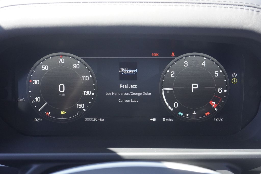 2025 Land Rover Defender 130 S photo 11
