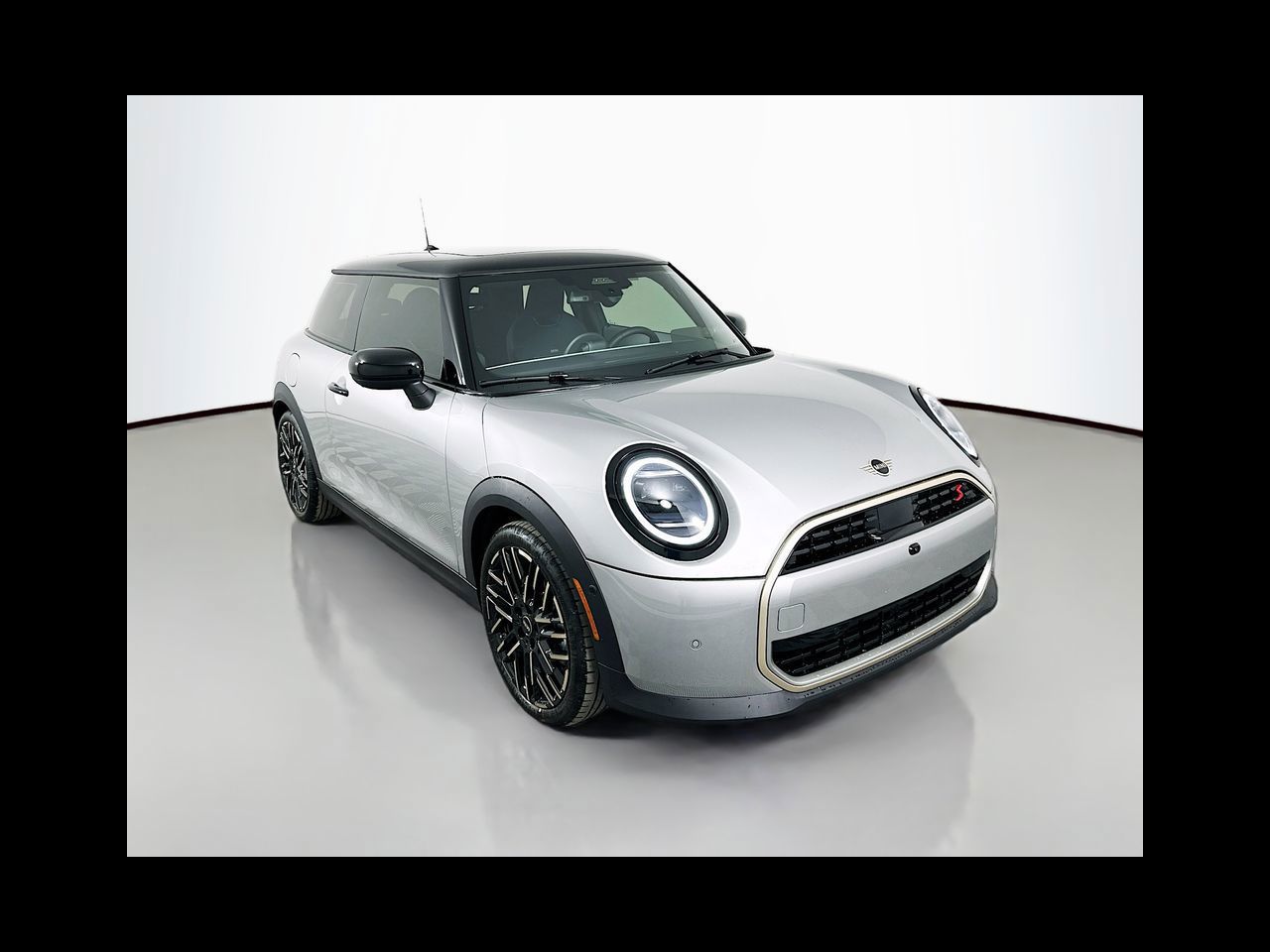 2025 Mini Cooper 2 Door Hardtop Iconic photo 3