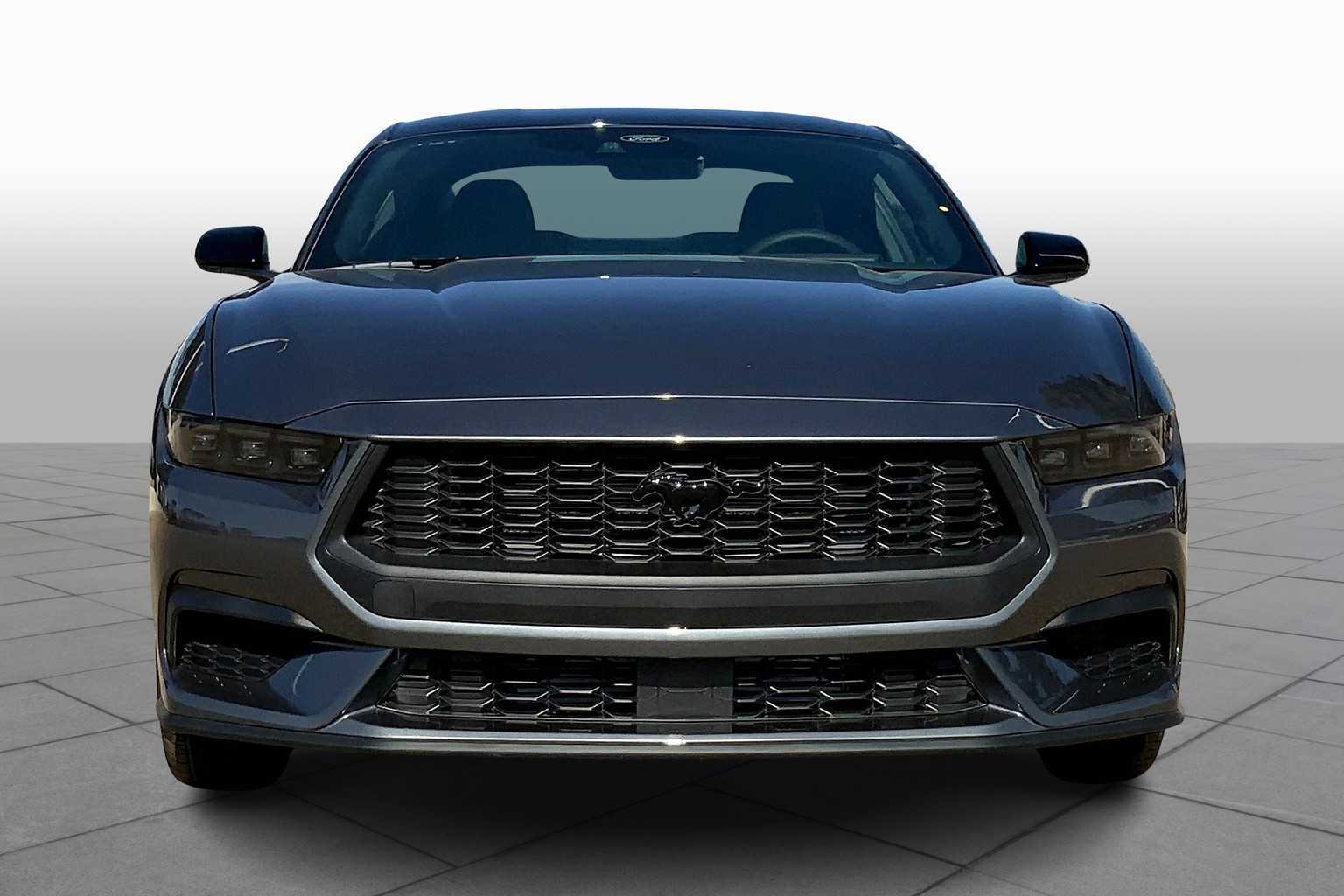 2025 Ford Mustang EcoBoost photo 3