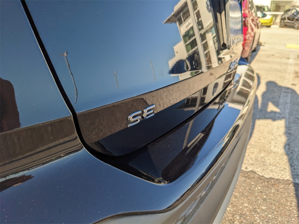2024 Volkswagen Taos SE photo 12