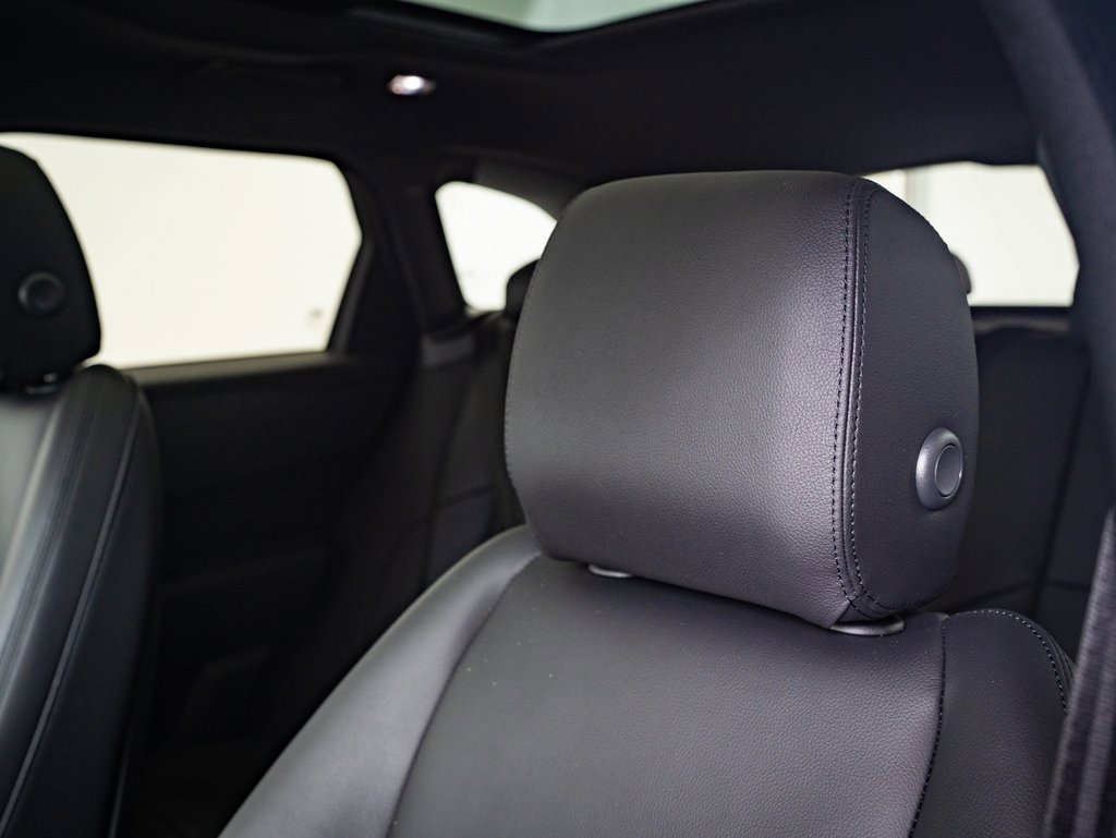 2026 Land Rover Range Rover Velar SE photo 19