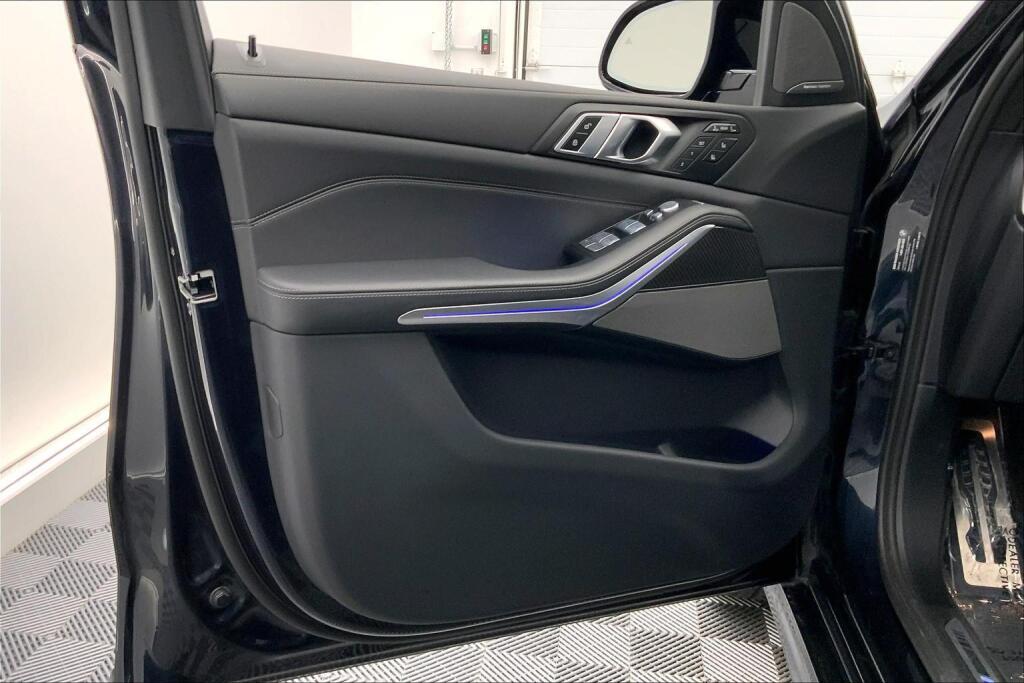2025 Bmw X7 M60i photo 12