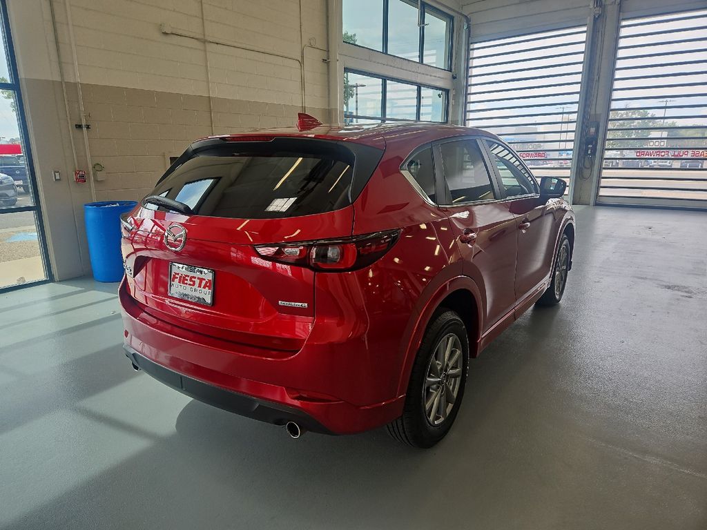 2024 Mazda CX-5 2.5 S Preferred photo 4