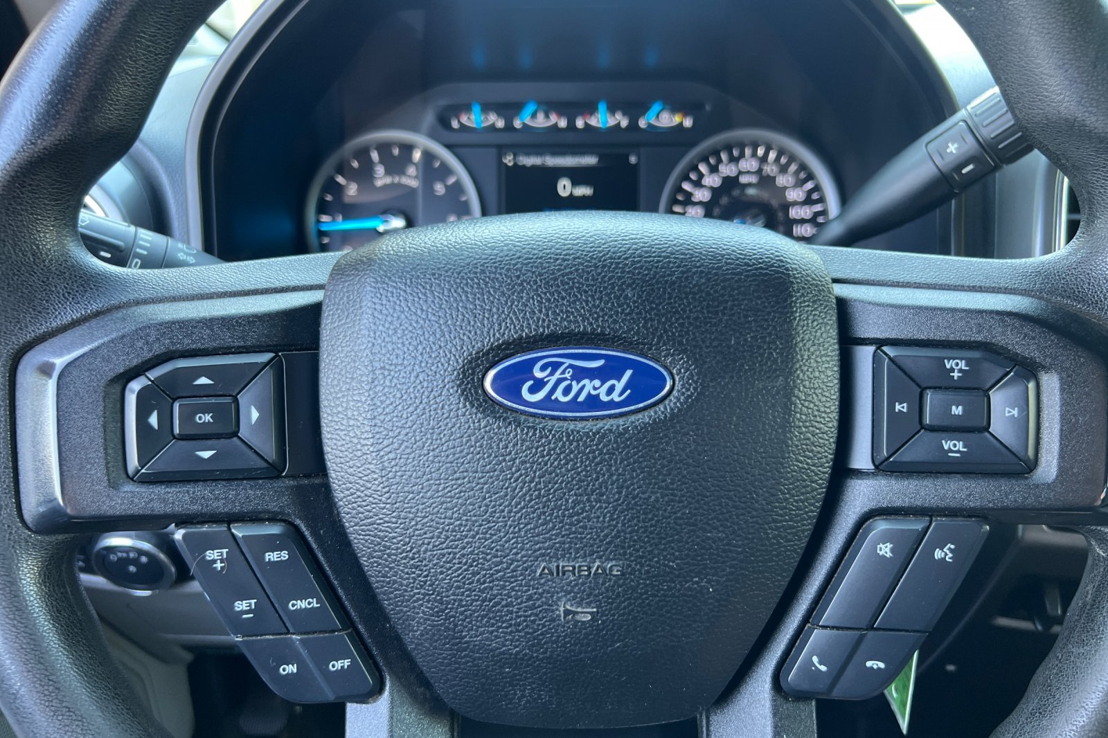 2017 Ford F-250 XLT photo 16