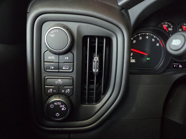 2026 Chevrolet Silverado 1500 Custom photo 12