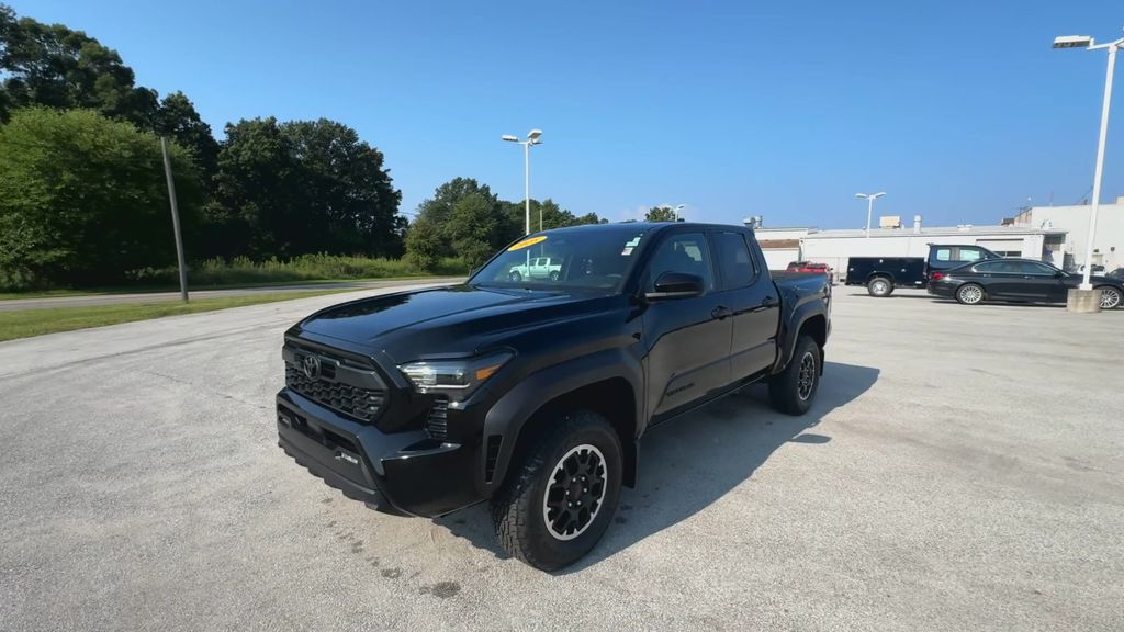 2025 Toyota Tacoma TRD Off-Road photo 4