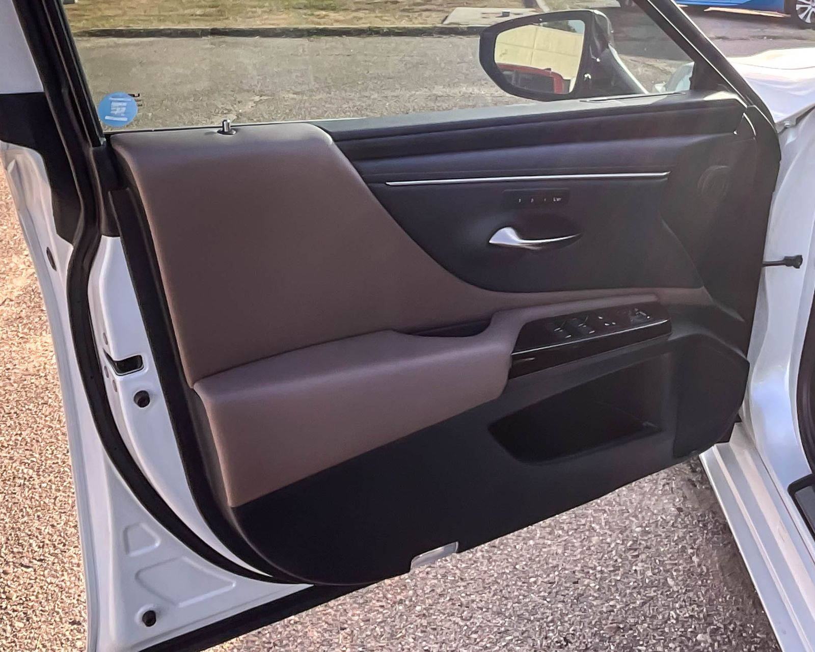 2023 Lexus ES 350 photo 9