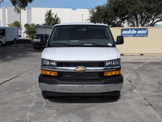 2025 Chevrolet Express Cargo 2500 photo 2