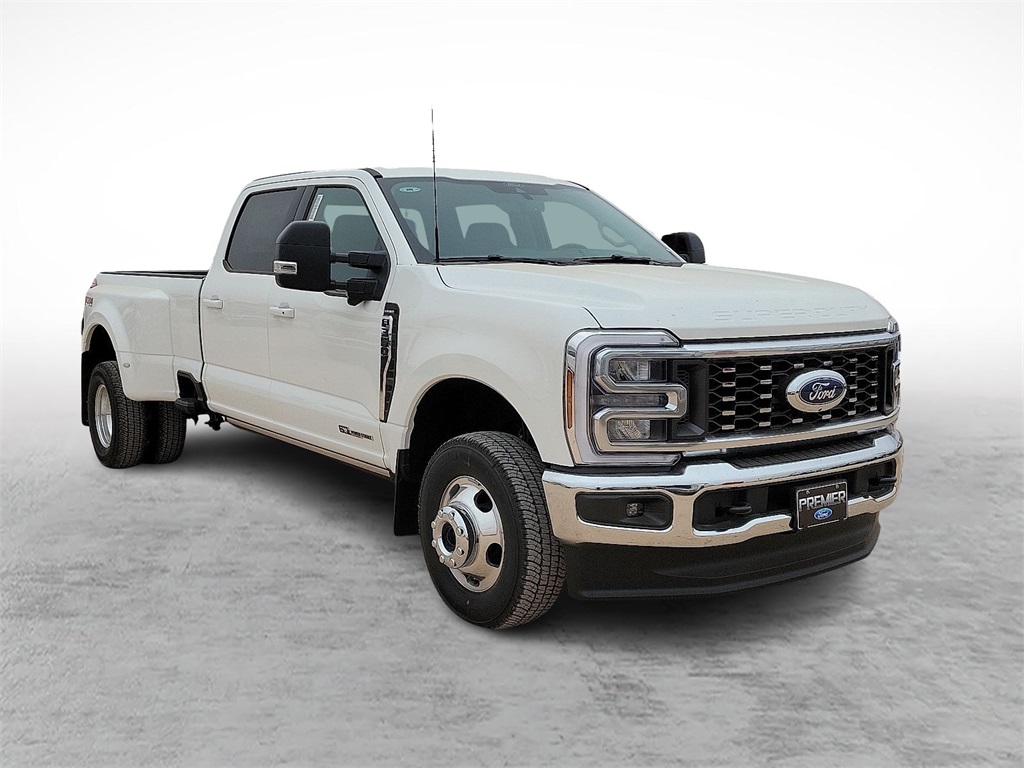 2026 Ford F-350 Super Duty Lariat's photo