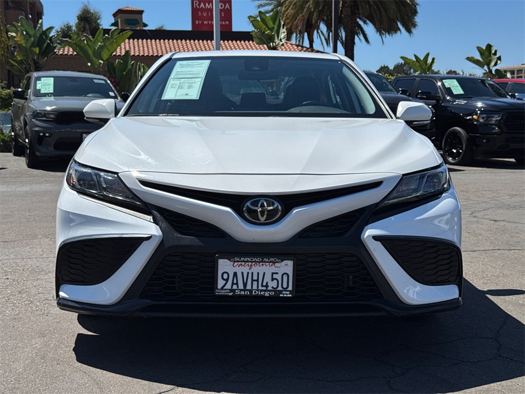 2022 Toyota Camry SE photo 5