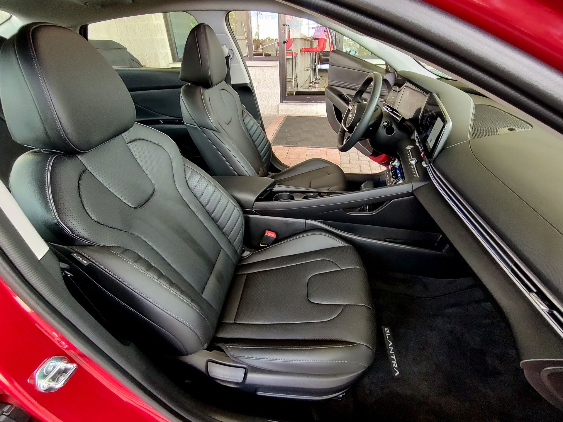 2025 Hyundai Elantra Limited photo 6
