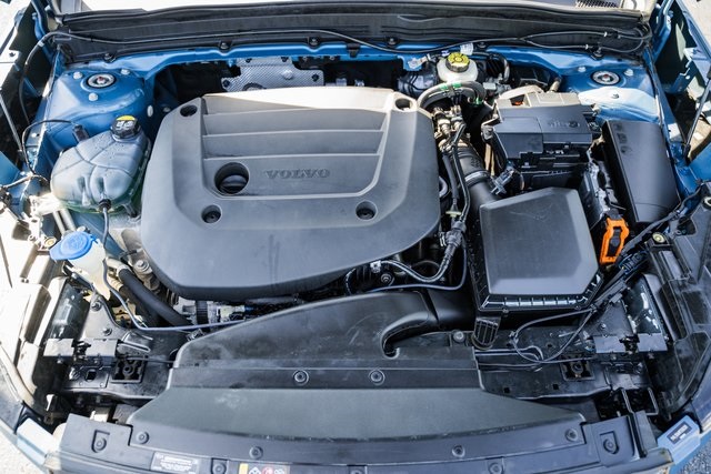 2023 Volvo XC40 Plus photo 13